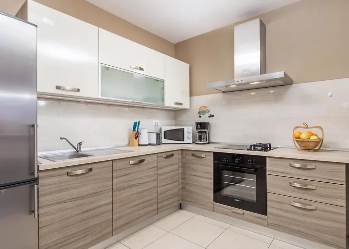 Casa Aurelia A Pet-friendly Retreat With Wallbox בית נופש Kunj